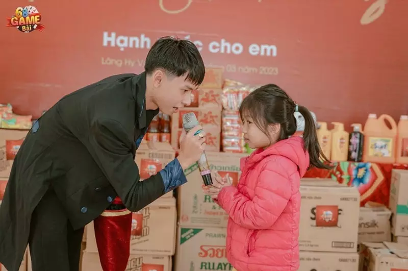 Chương trình từ thiện 68 game bài - Hành trình kết nối yêu thương 5 Tặng quà cho trẻ em vùng xa, khó khăn